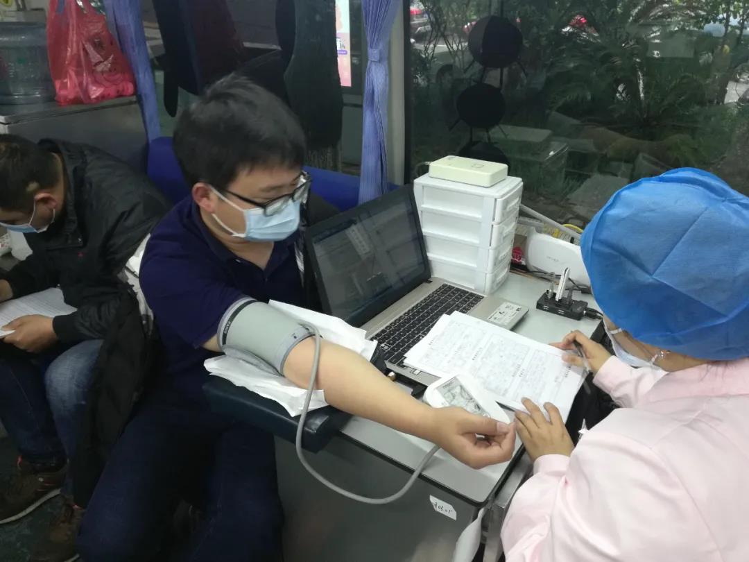 爱心献血，温暖中国，十大买球的正规网站_买球赛(中国)官方网站
在行动！
